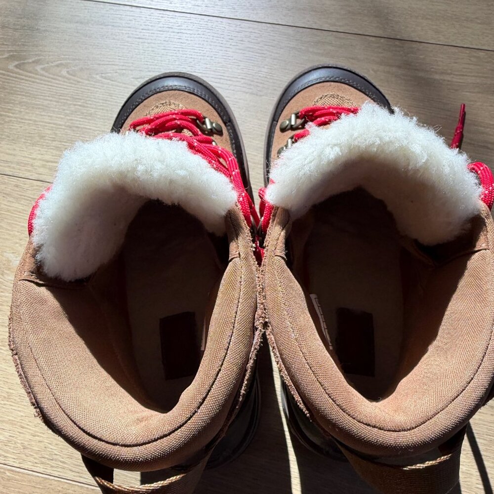 UGG DRY TECH VIBRANT (SIZE 6) - Picture 2 of 6